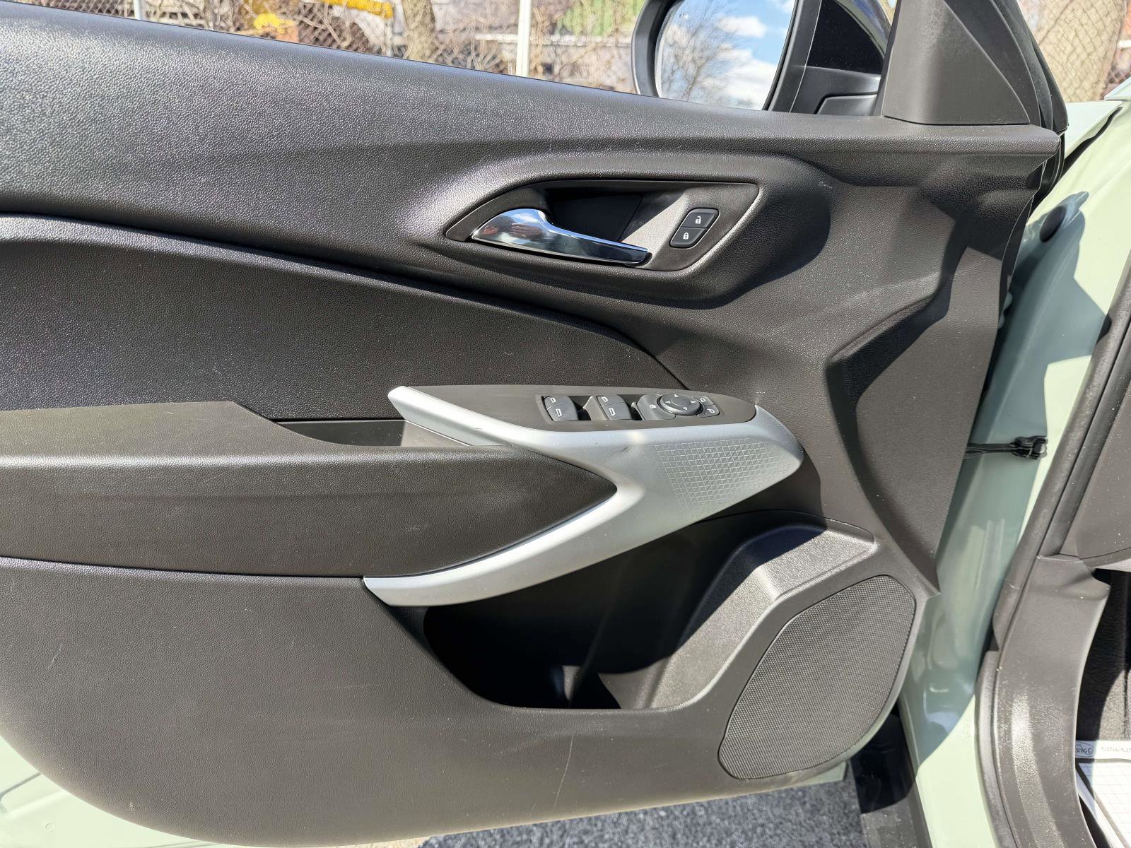 Used 2024 Chevrolet Trax RS w/ Driver Confidence Package image 15