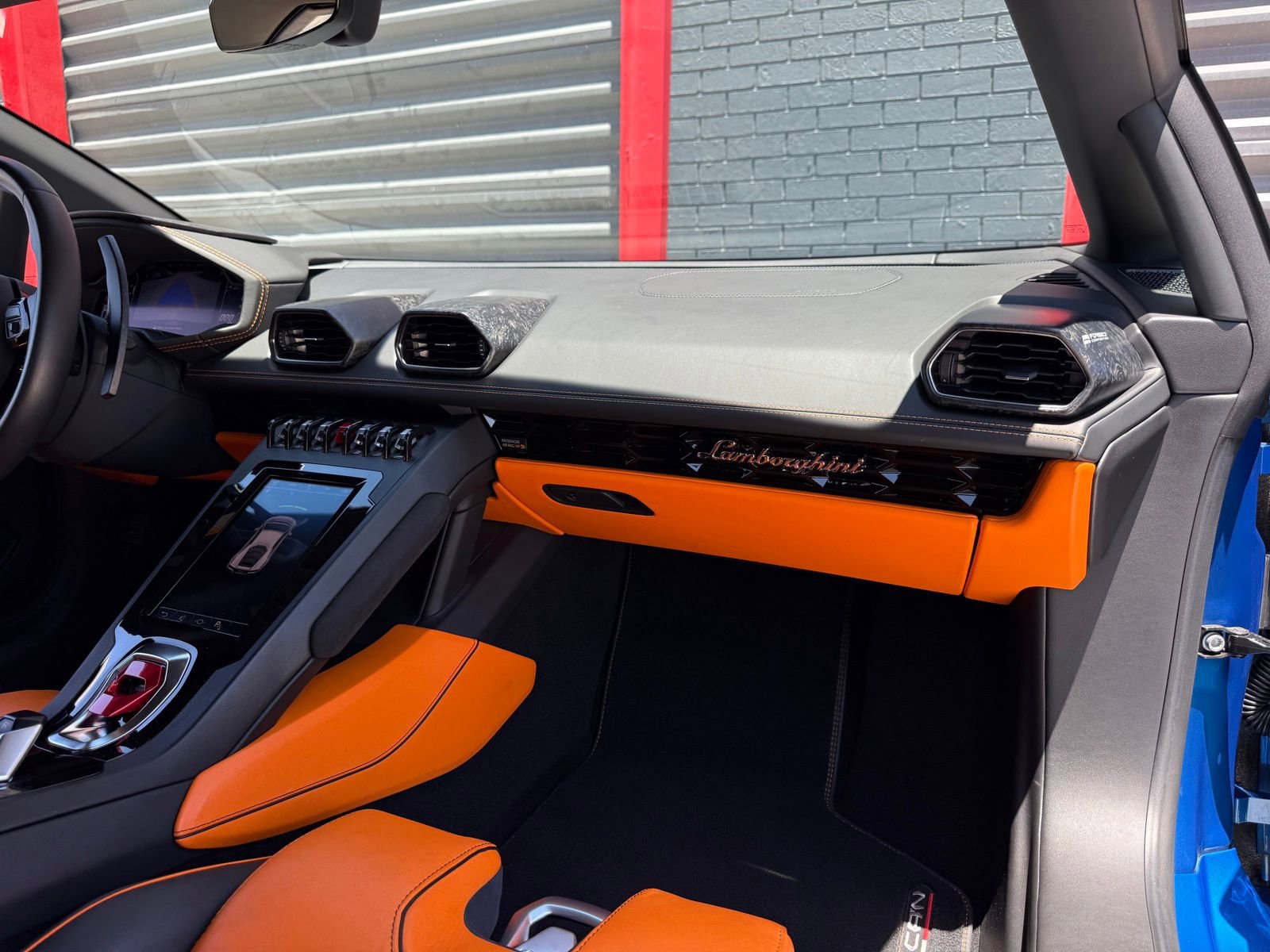 Used 2020 Lamborghini Huracan EVO RWD image 29