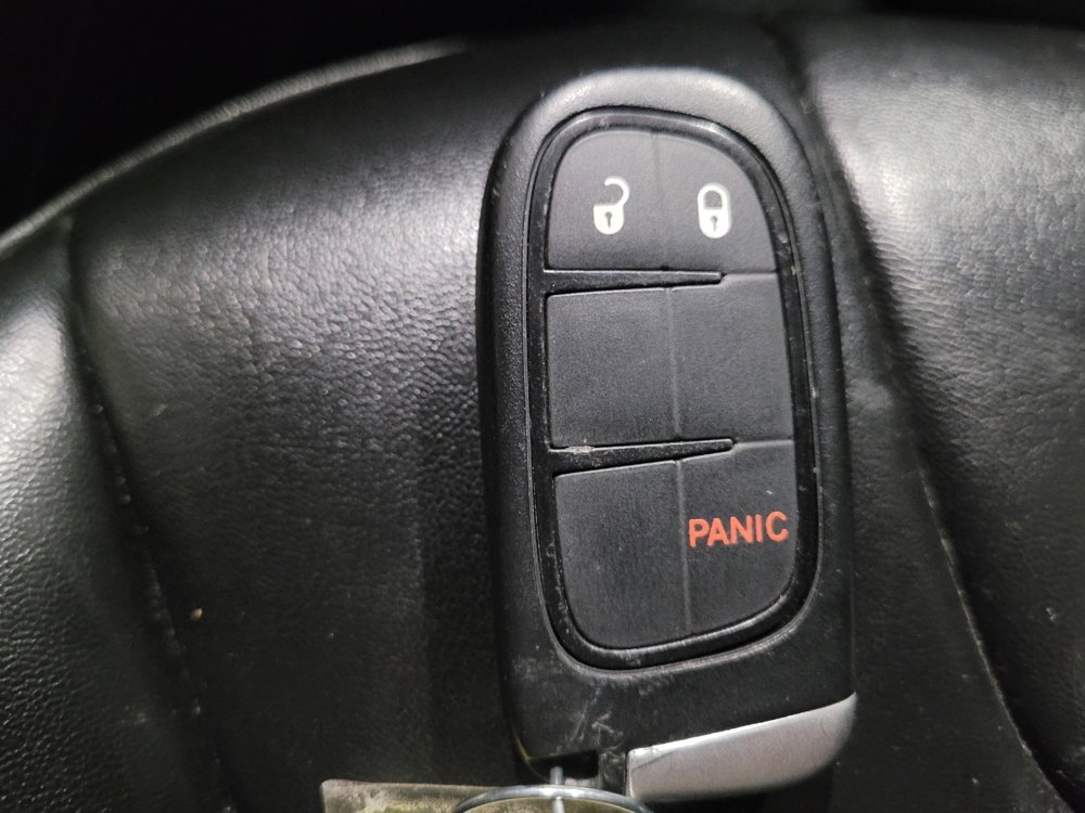 Used 2020 Jeep Cherokee Latitude Plus w/ Cold Weather Group AWD/4WD image 32