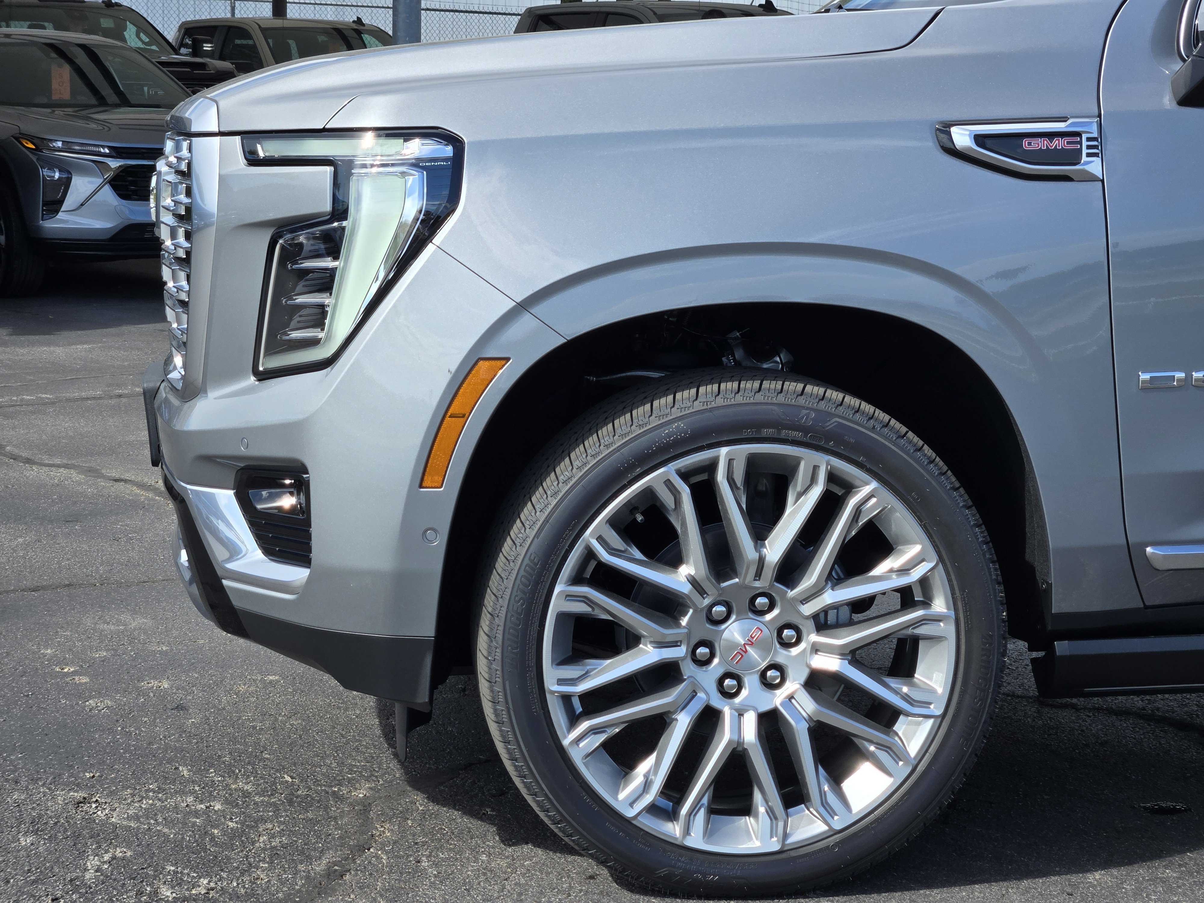 New 2026 GMC Yukon Denali w/ Denali Reserve Package AWD/4WD image 5
