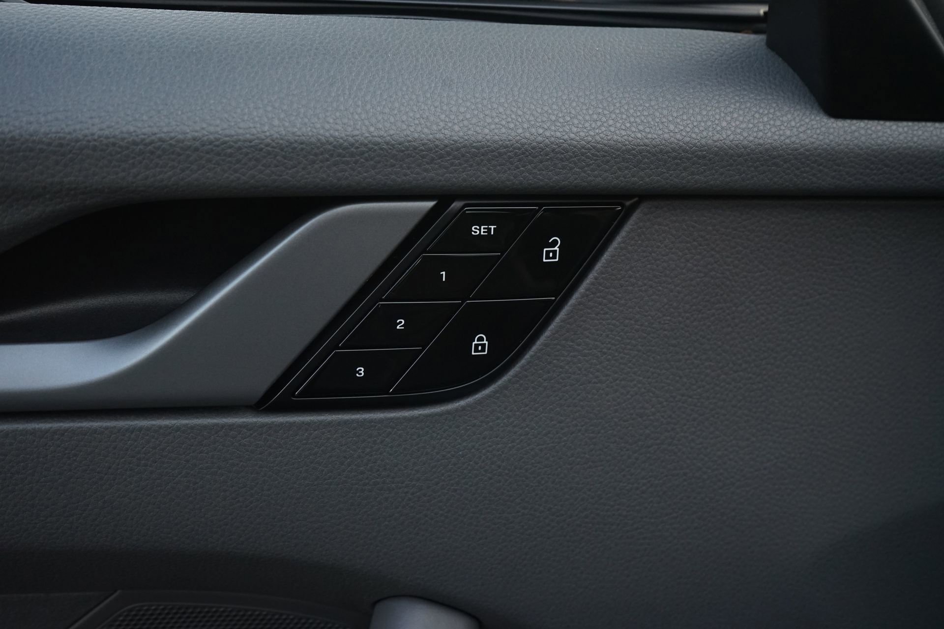 Used 2021 Porsche 911 Carrera image 25