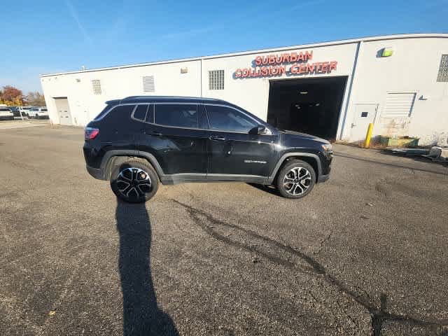 Certified 2022 Jeep Compass Limited w/ Sun and Sound Group AWD/4WD image 12