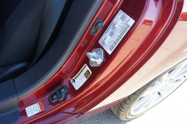 Used 2006 MAZDA MX-5 Miata Sport w/ Appearance Pkg RWD image 52