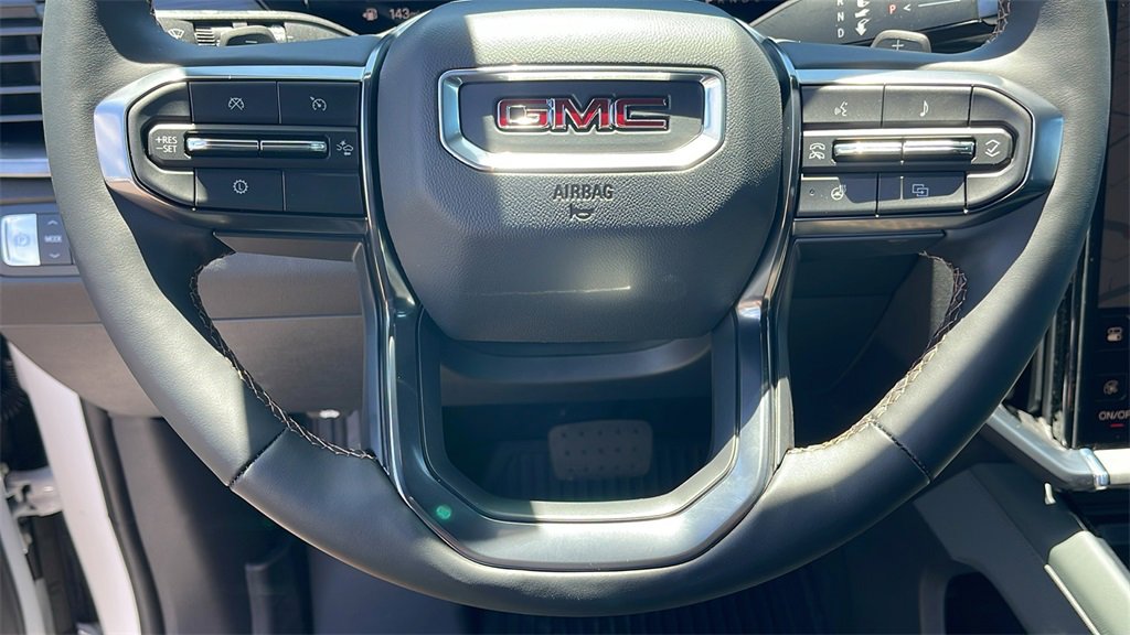 New 2025 GMC Acadia AT4 w/ Luxury Package image 23