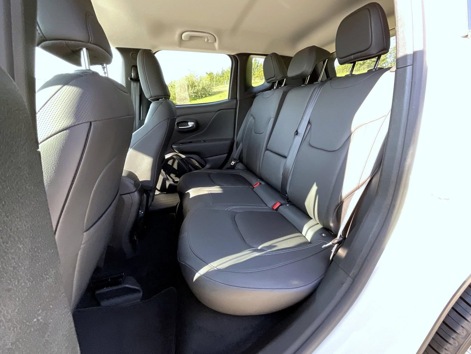 Used 2020 Jeep Renegade Limited AWD/4WD image 19