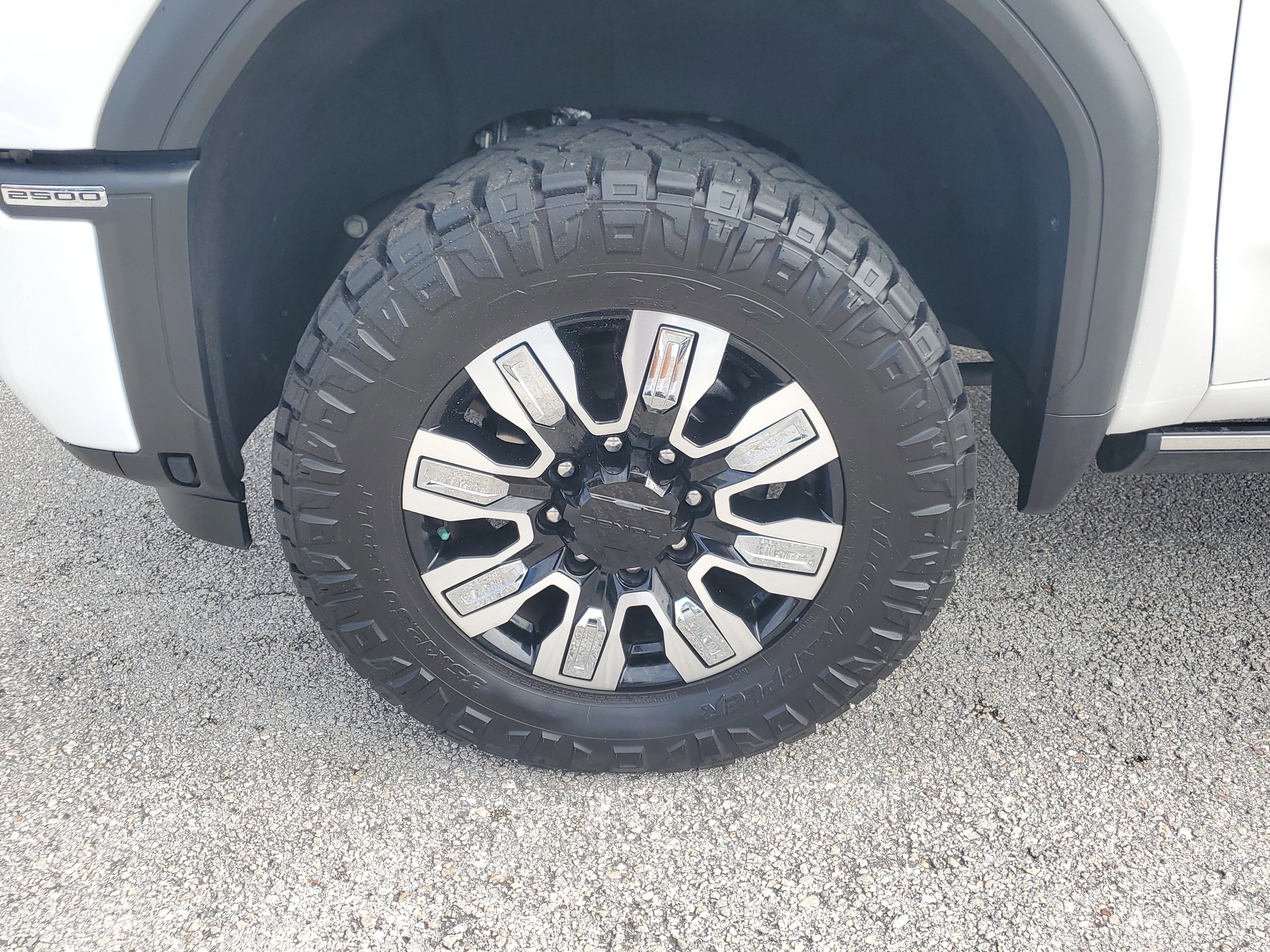 Used 2024 GMC Sierra 2500 Denali w/ Denali Reserve Package image 5