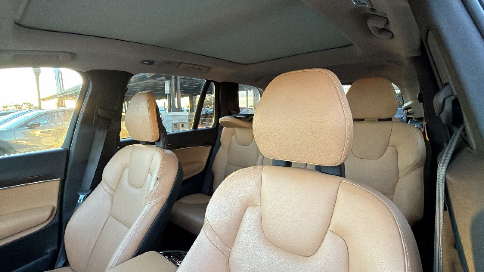 Used 2016 Volvo XC90 T6 Momentum w/ Momentum Plus Package AWD/4WD image 15