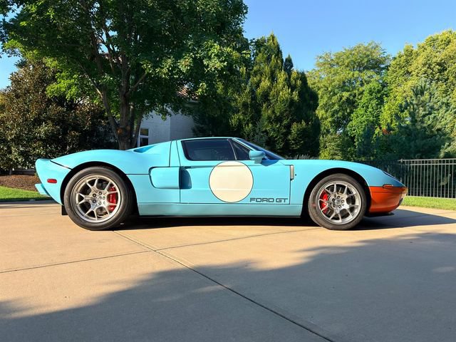Used 2006 Ford GT RWD image 52