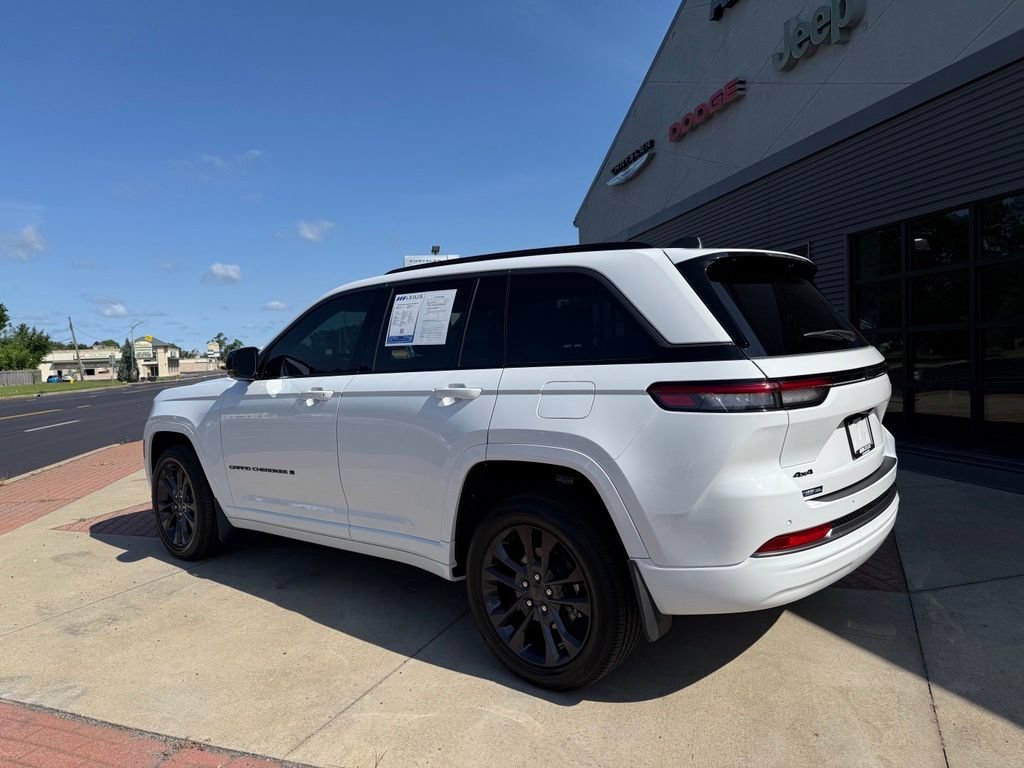 Used 2026 Jeep Grand Cherokee Limited AWD/4WD image 7