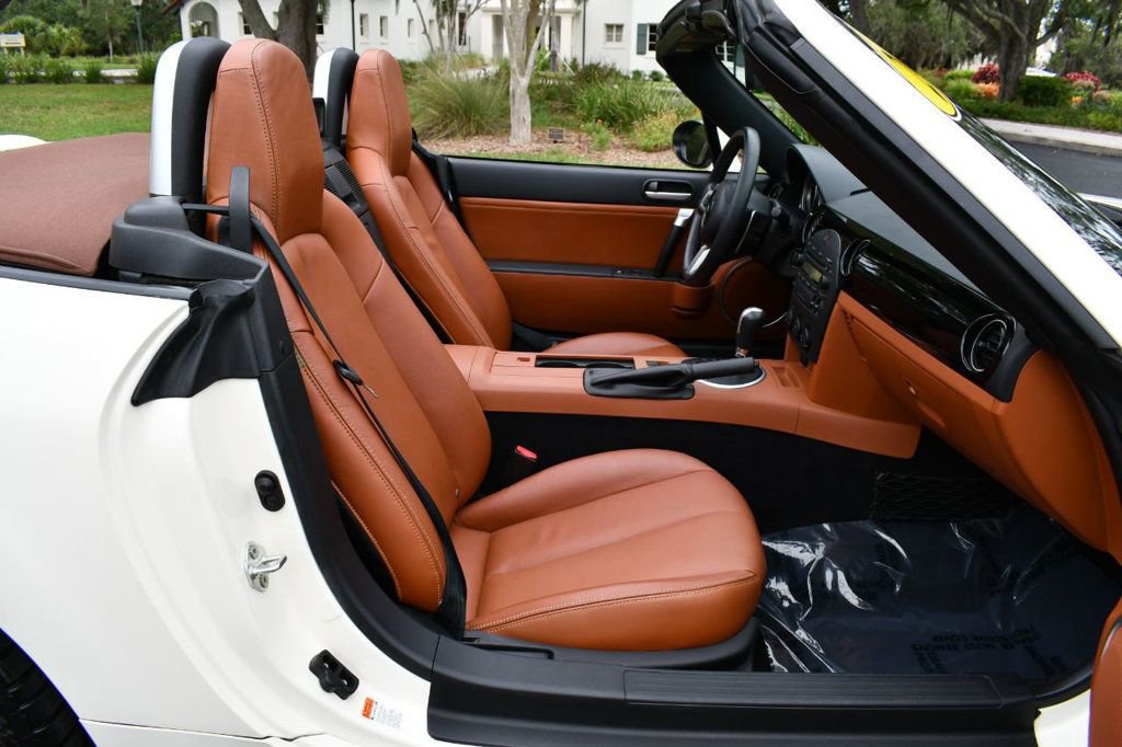 Used 2007 MAZDA MX-5 Miata Grand Touring w/ Premium Pkg image 50