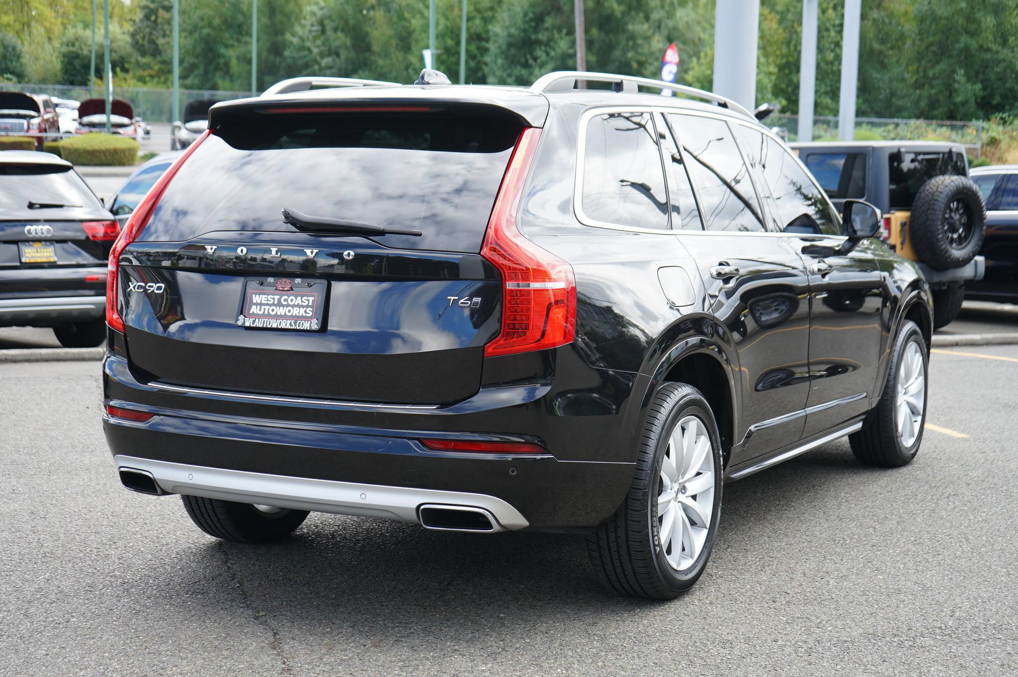 Used 2016 Volvo XC90 T6 Momentum w/ Momentum Plus Package AWD/4WD image 5