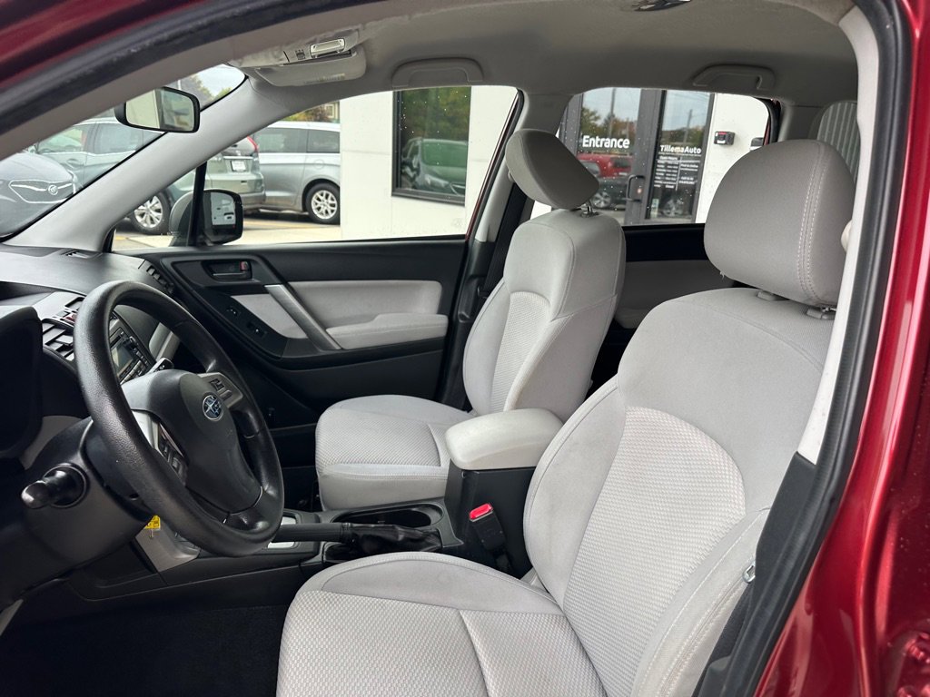 Used 2015 Subaru Forester 2.5i w/ Alloy Wheel Package image 10