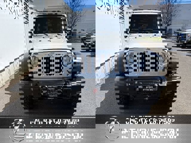 Used 2015 Jeep Wrangler Unlimited Rubicon image 9