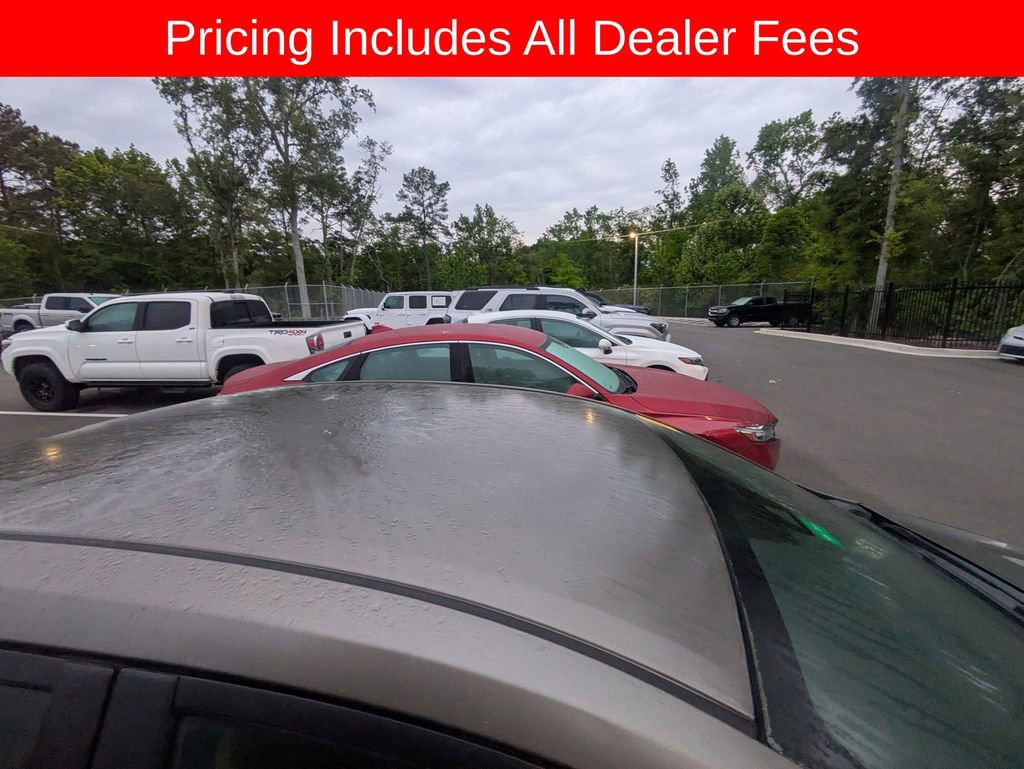 Used 2017 Toyota Corolla LE FWD image 11