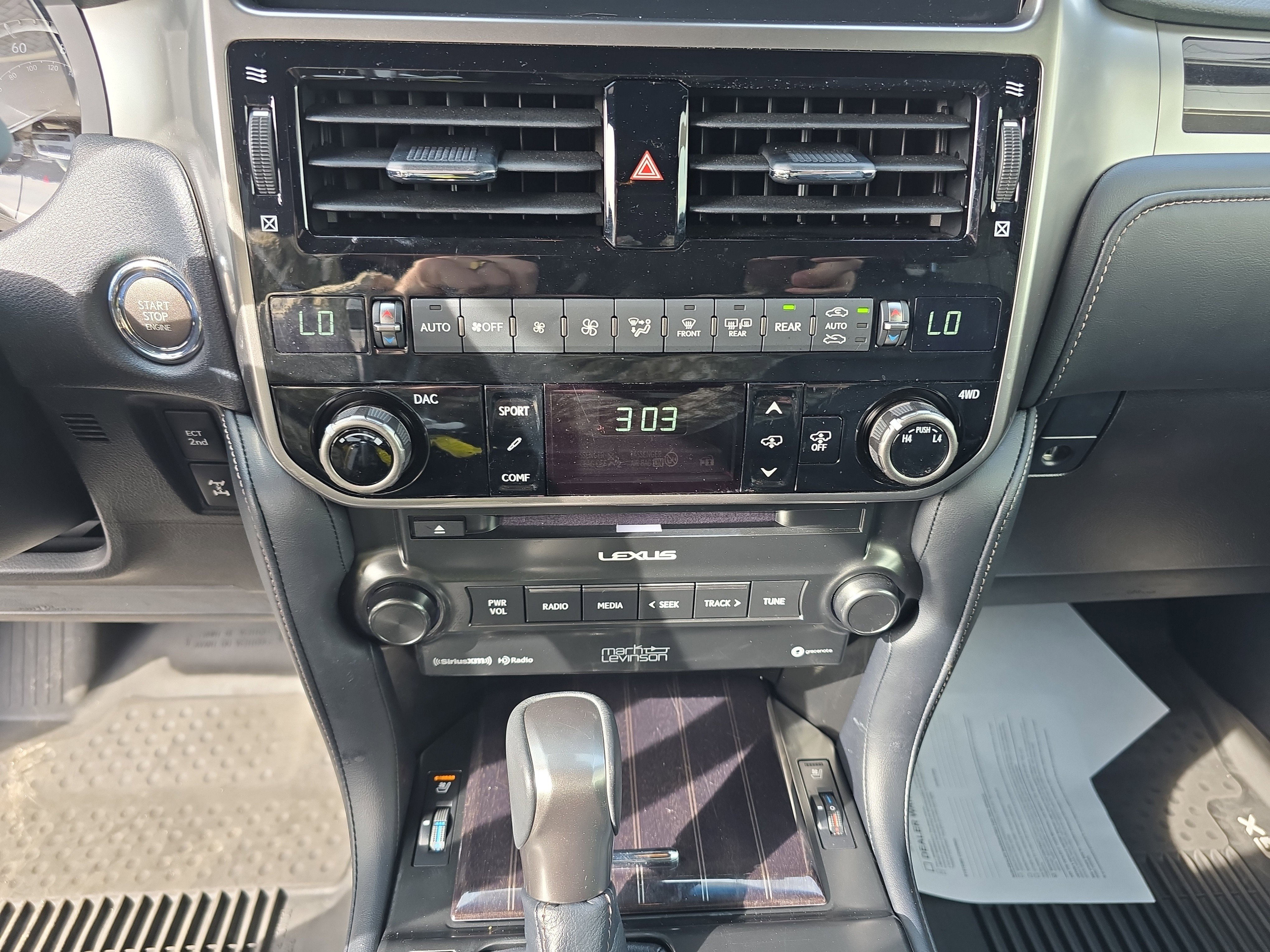 Used 2023 Lexus GX 460 Luxury w/ Accessory Package image 18