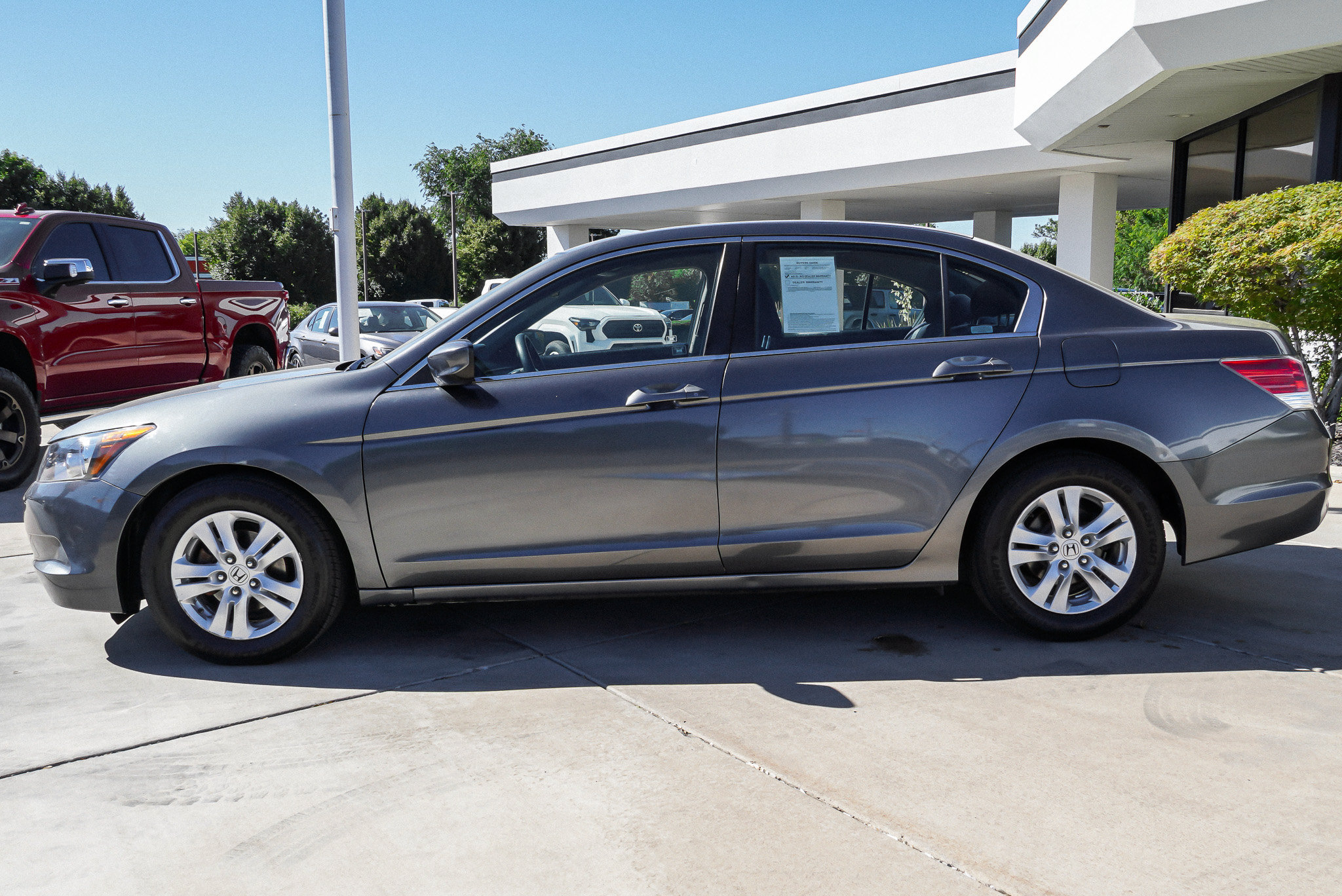 Used 2010 Honda Accord LX-P image 5