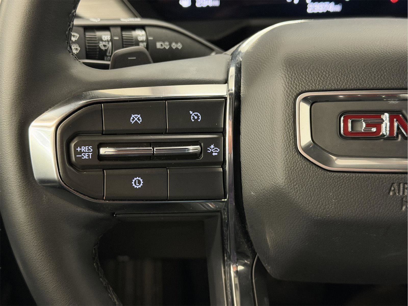 Used 2024 GMC Acadia Elevation image 15