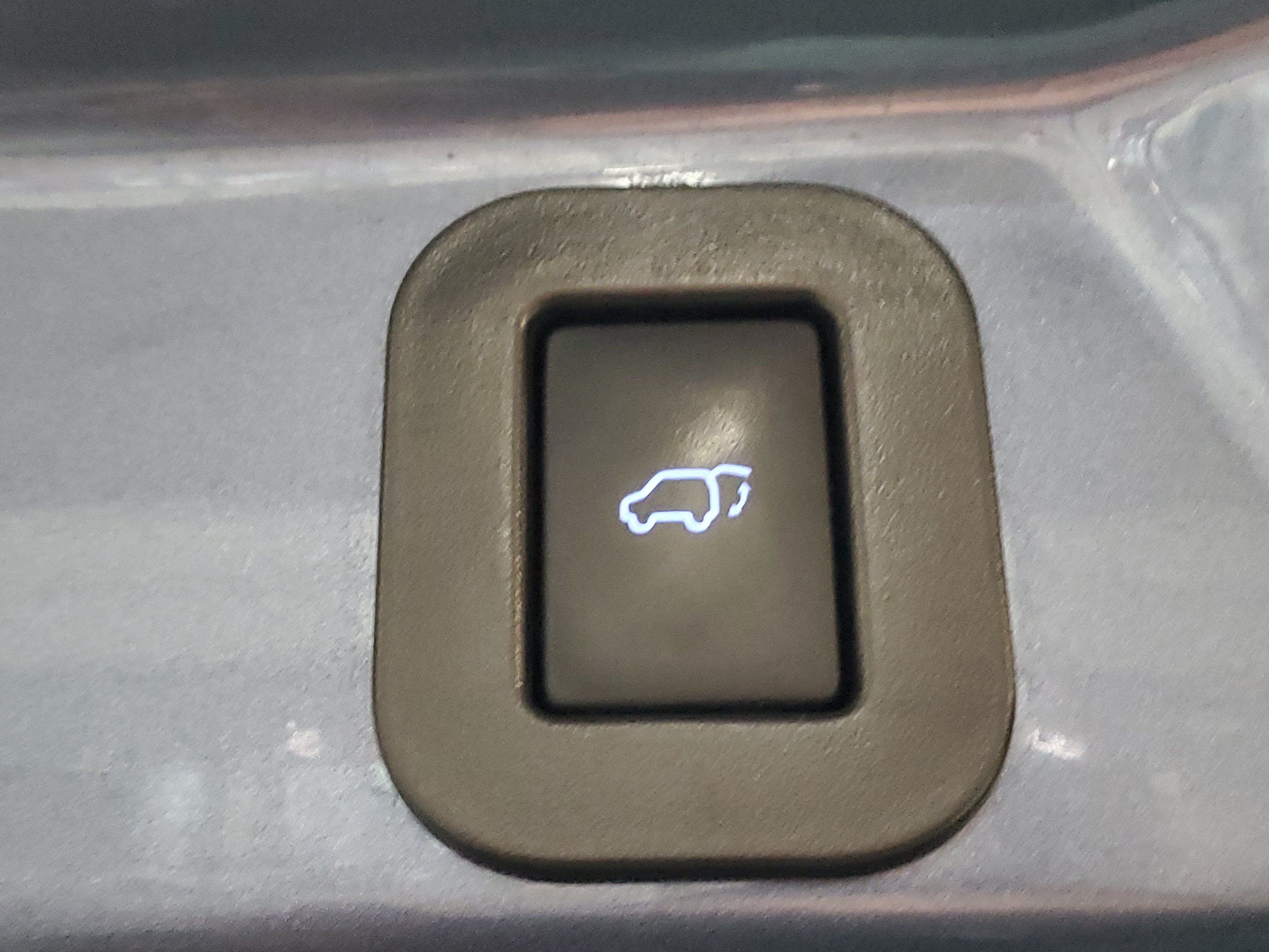 Used 2015 Toyota Sienna XLE FWD image 11