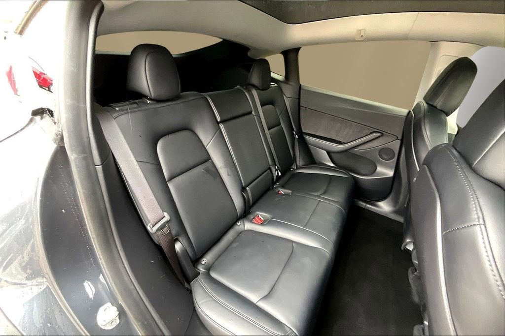Used 2021 Tesla Model Y Long Range image 24