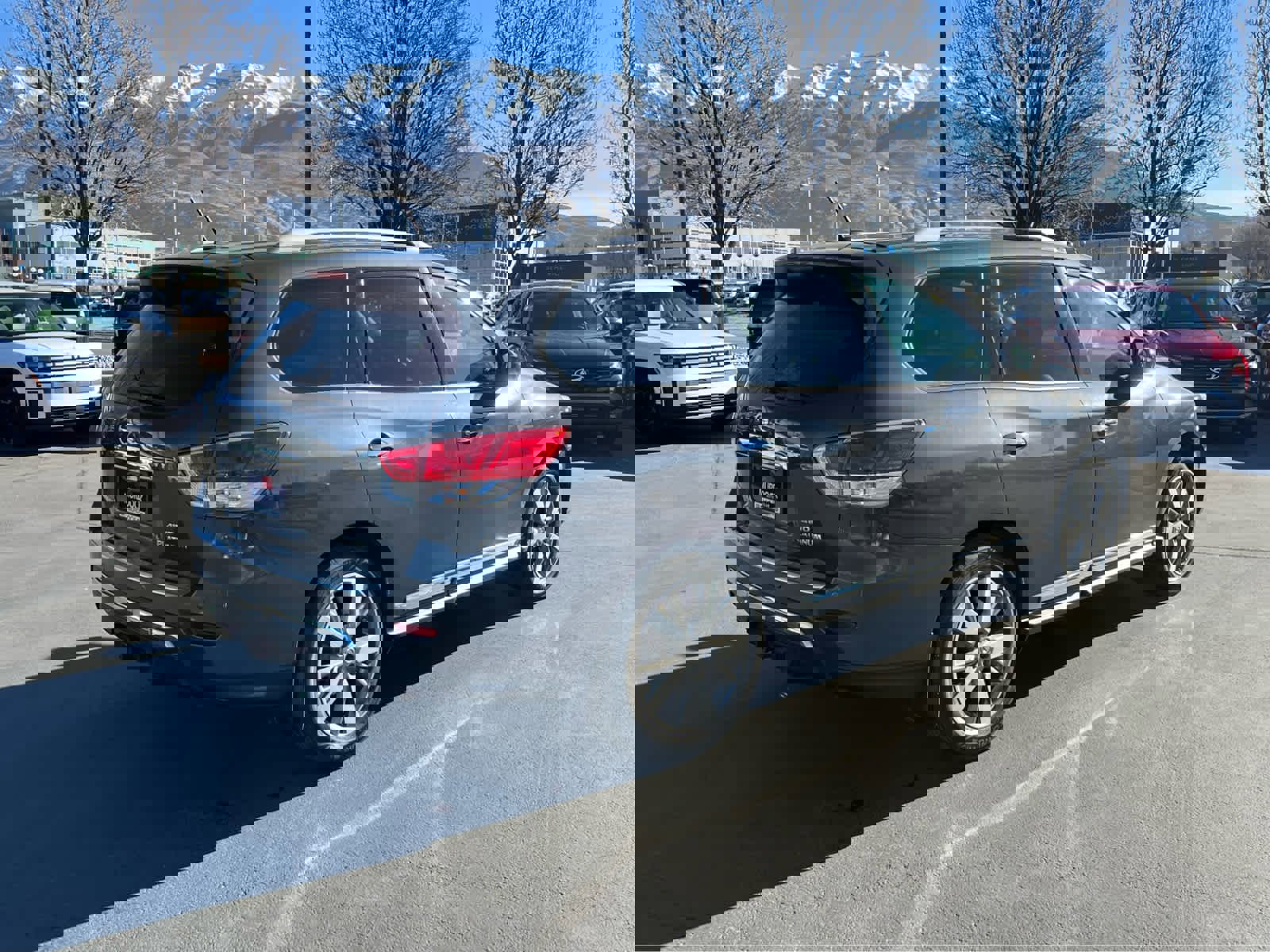 Used 2014 Nissan Pathfinder Platinum image 7