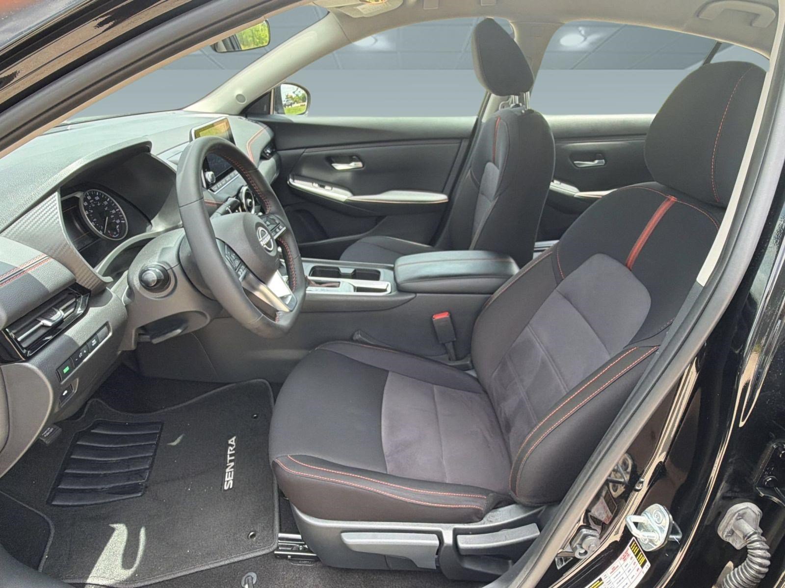 Used 2025 Nissan Sentra SR w/ Midnight Edition FWD image 5