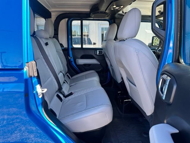 Used 2023 Jeep Gladiator Overland AWD/4WD image 12