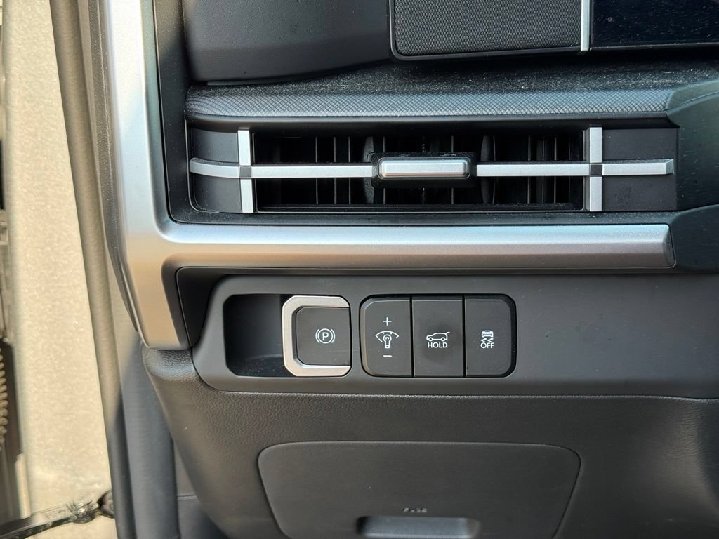 Used 2024 Hyundai Santa Fe SE AWD/4WD image 18