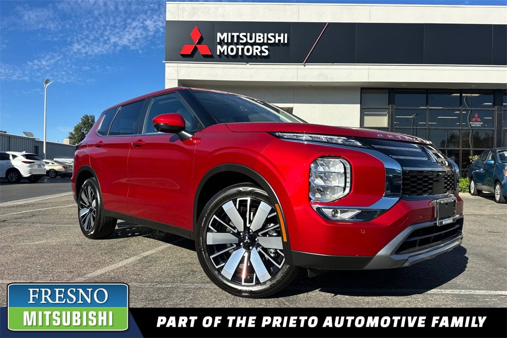 New 2025 Mitsubishi Outlander SE image 1
