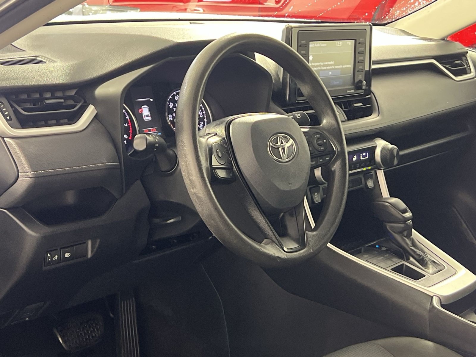 Used 2021 Toyota RAV4 LE AWD/4WD image 15