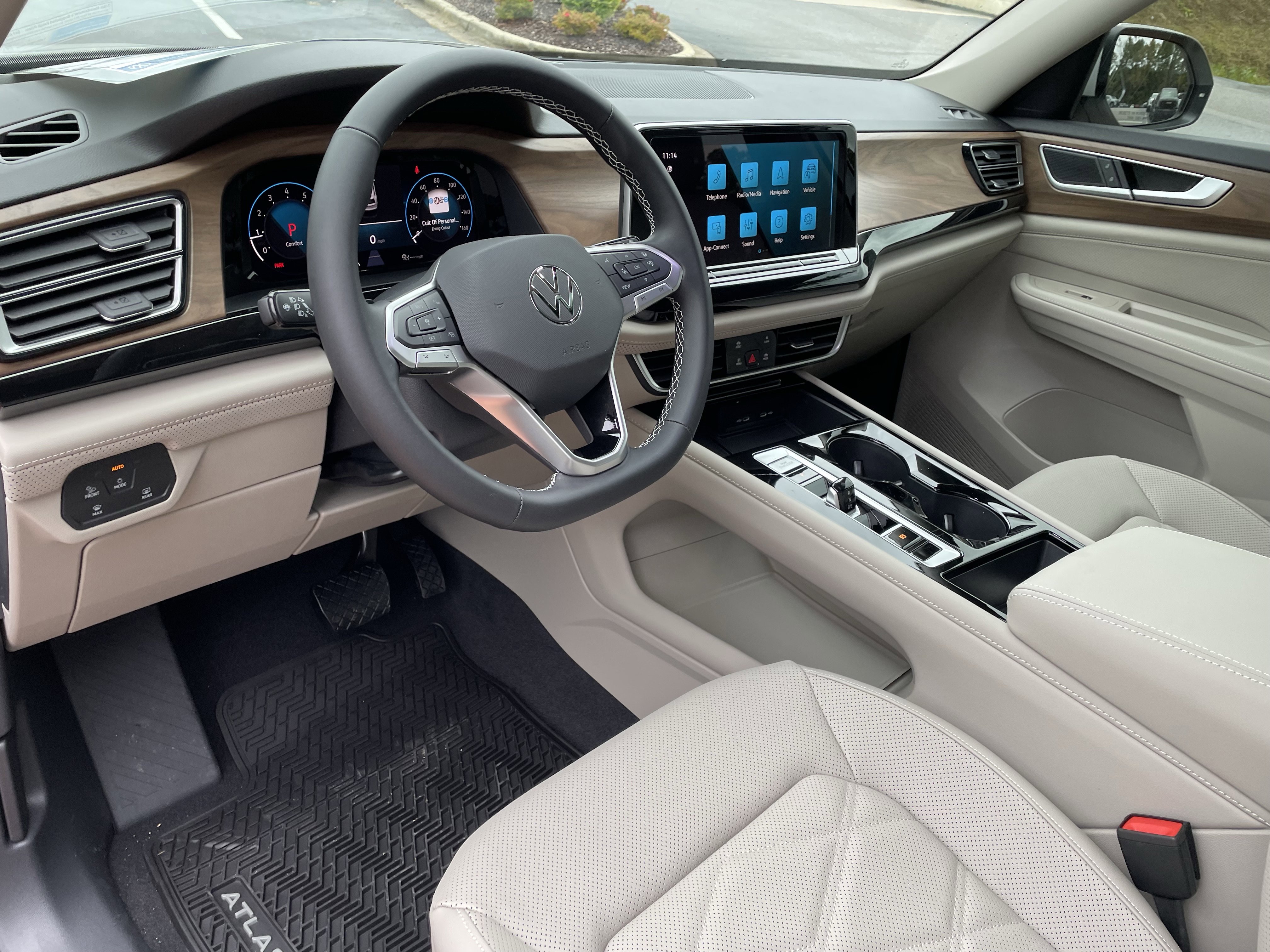 New 2026 Volkswagen Atlas SE image 17