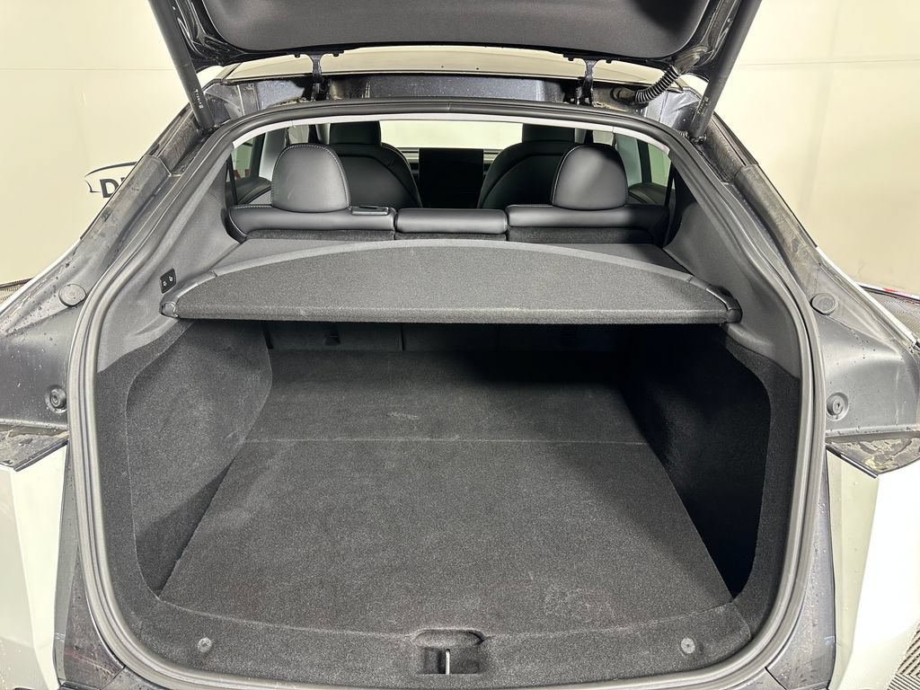 Used 2026 Tesla Model Y AWD image 8
