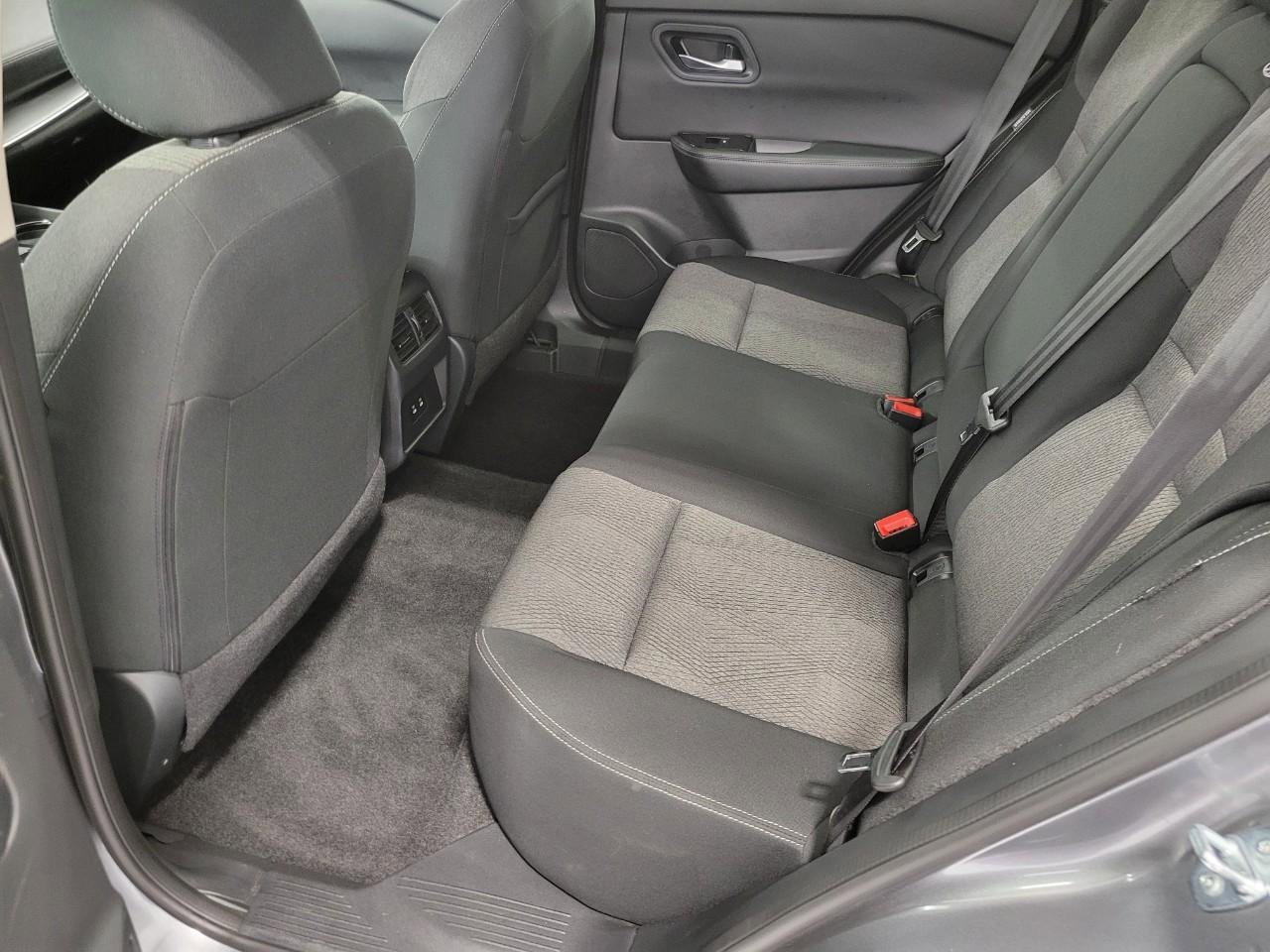 Used 2025 Nissan Rogue SV AWD/4WD image 22