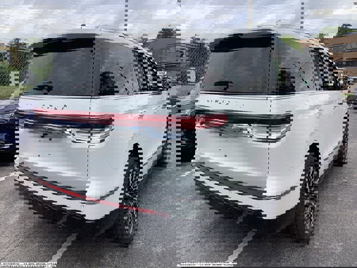 Used 2023 Lincoln Navigator Black Label AWD/4WD image 6