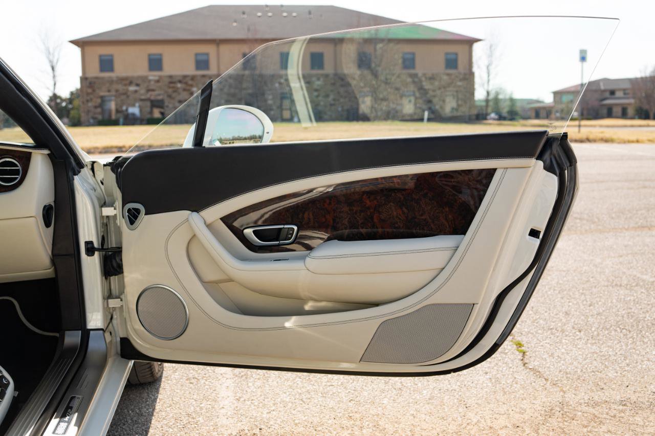 Used 2017 Bentley Continental GT image 28