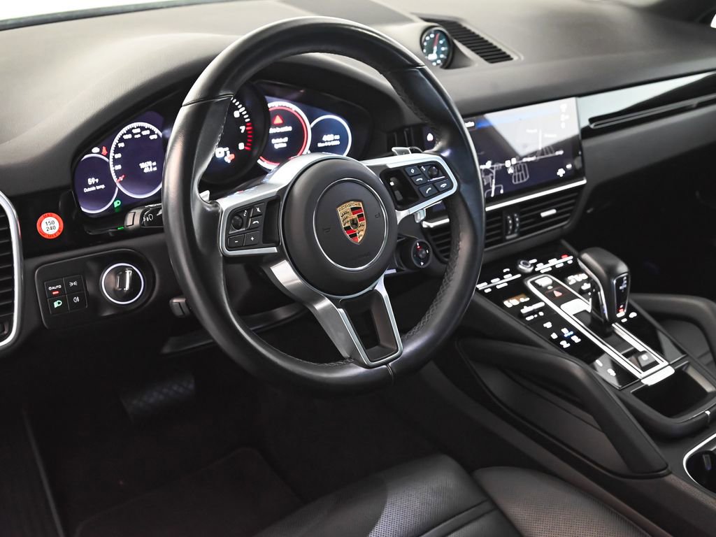 Used 2022 Porsche Cayenne Coupe AWD/4WD image 17