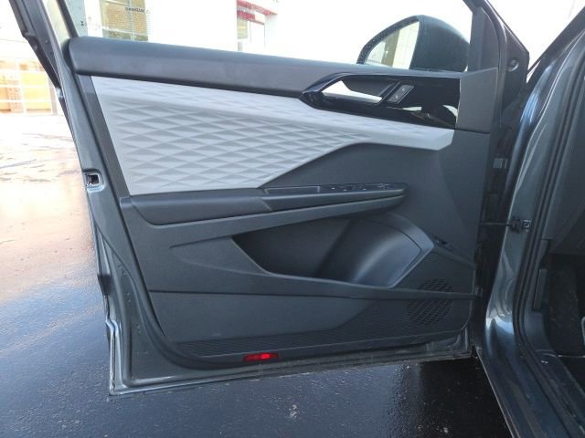 Used 2023 Volkswagen Taos S image 10