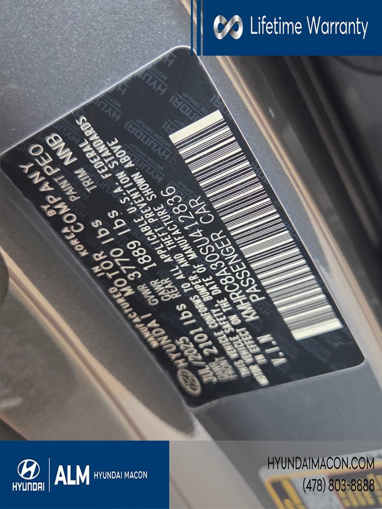 New 2025 Hyundai Venue Limited FWD image 17
