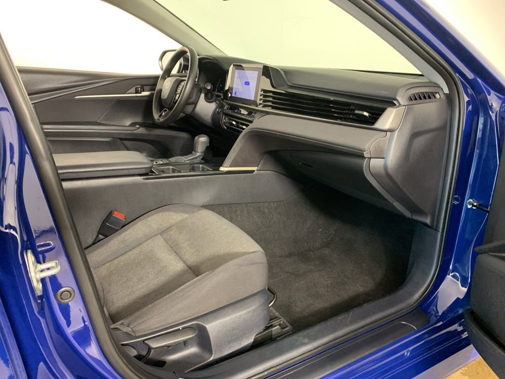 Used 2025 Toyota Camry LE image 37