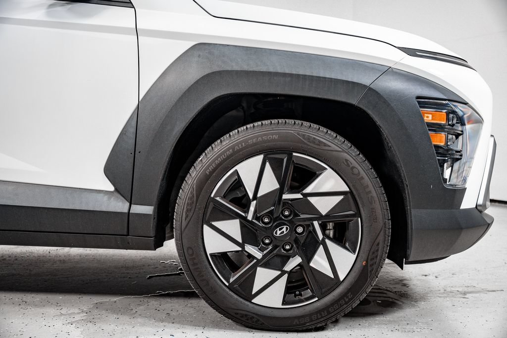 Certified 2025 Hyundai Kona SEL FWD image 4