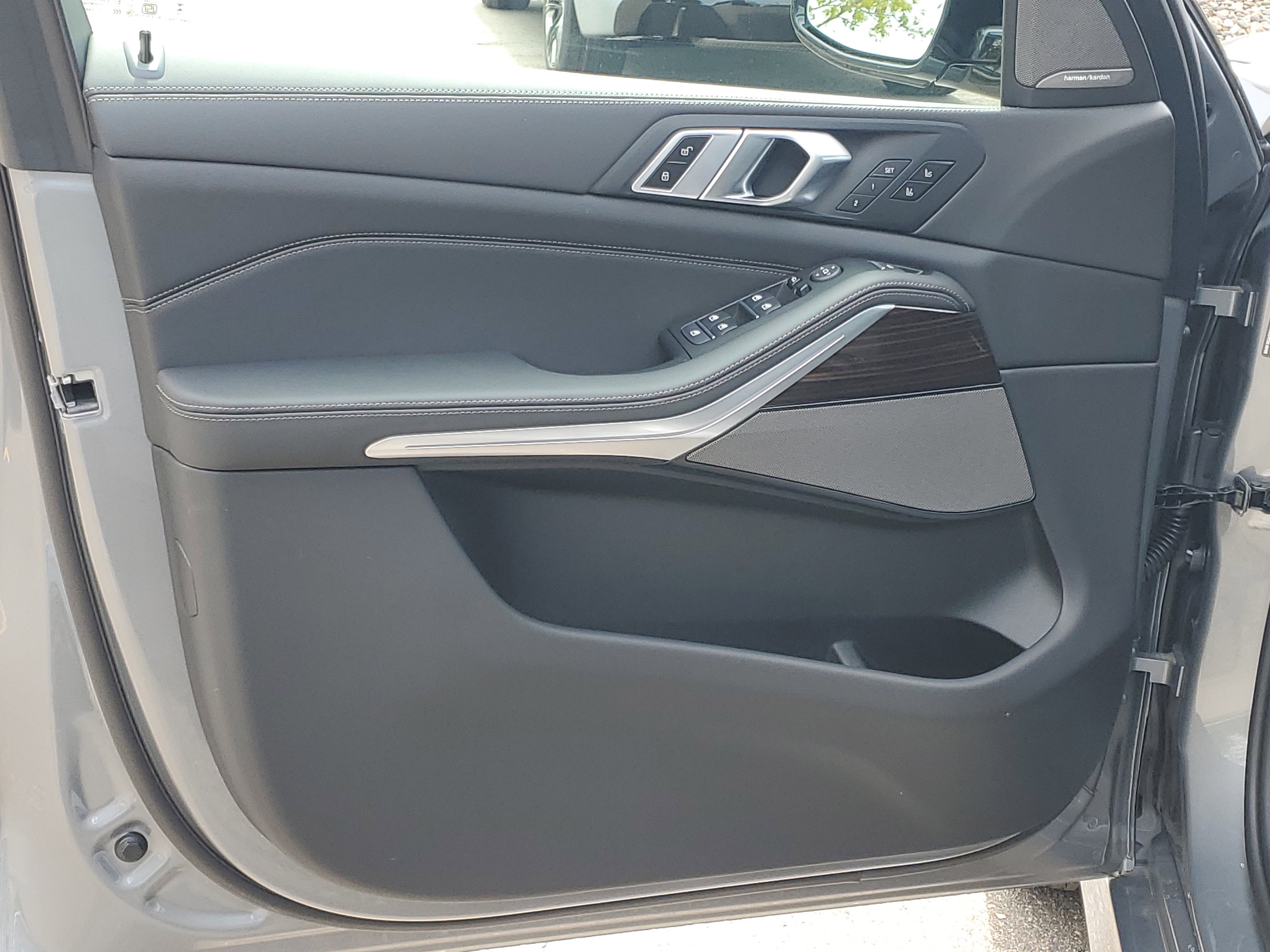 New 2026 BMW X5 xDrive40i w/ M Sport Package AWD/4WD image 5