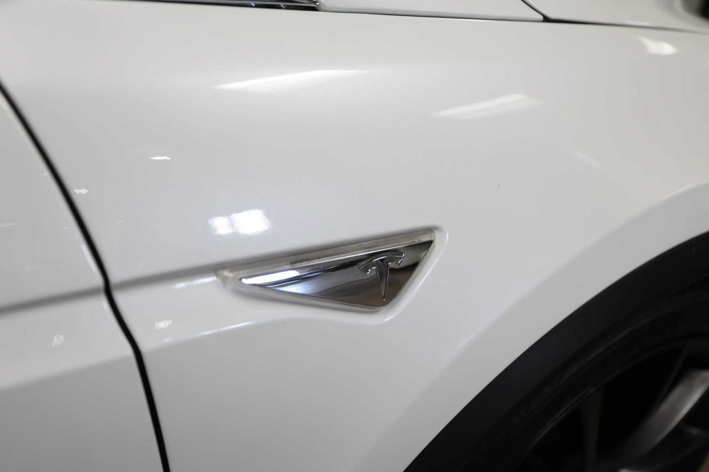 Used 2016 Tesla Model X Performance image 15