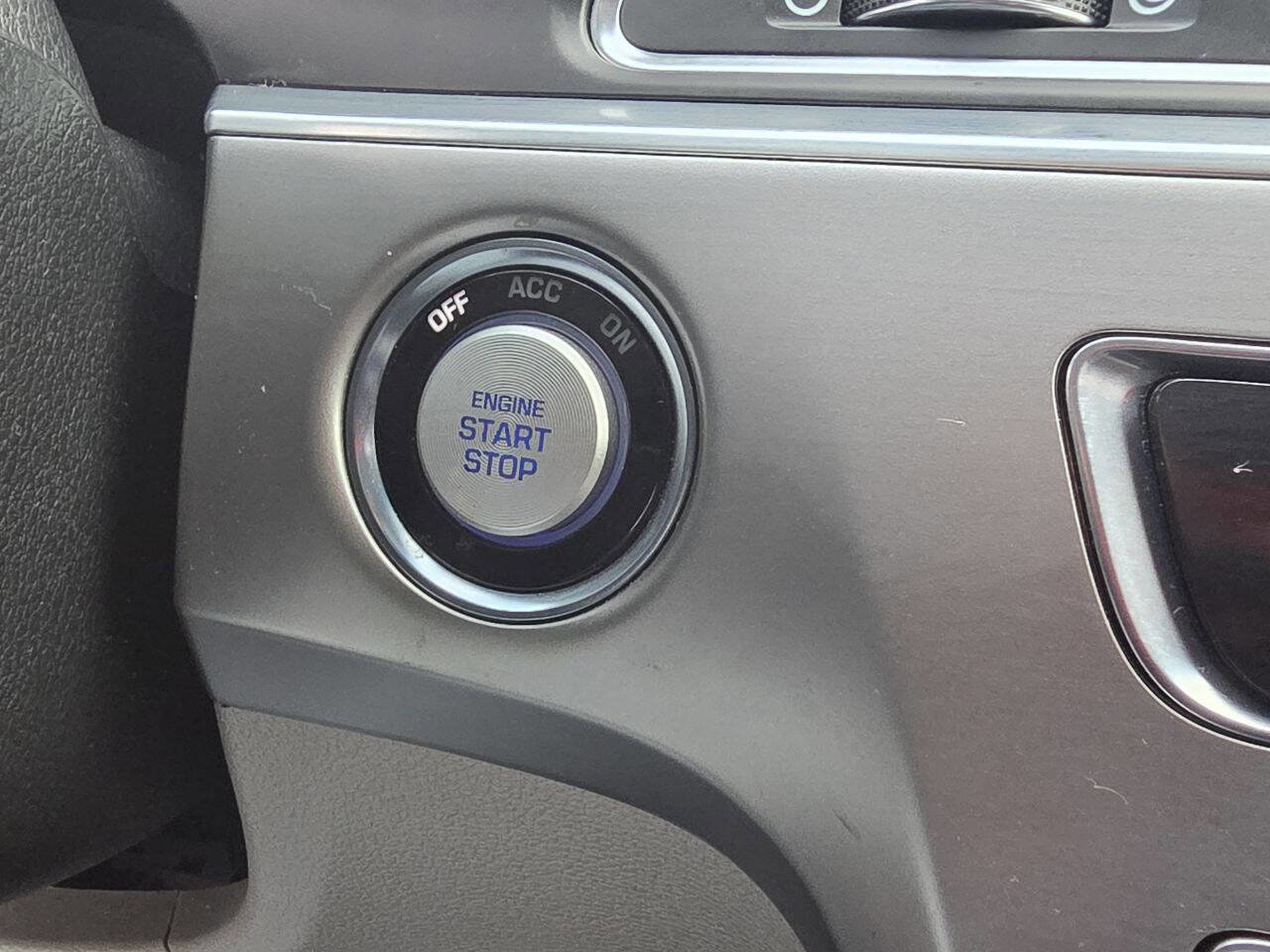 Used 2016 Hyundai Sonata SE image 17