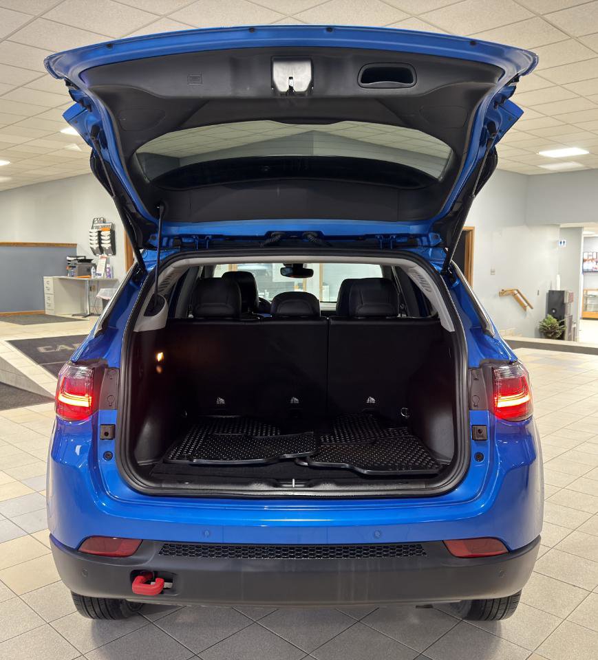 Used 2022 Jeep Compass Trailhawk w/ Trailhawk Elite Group AWD/4WD image 34