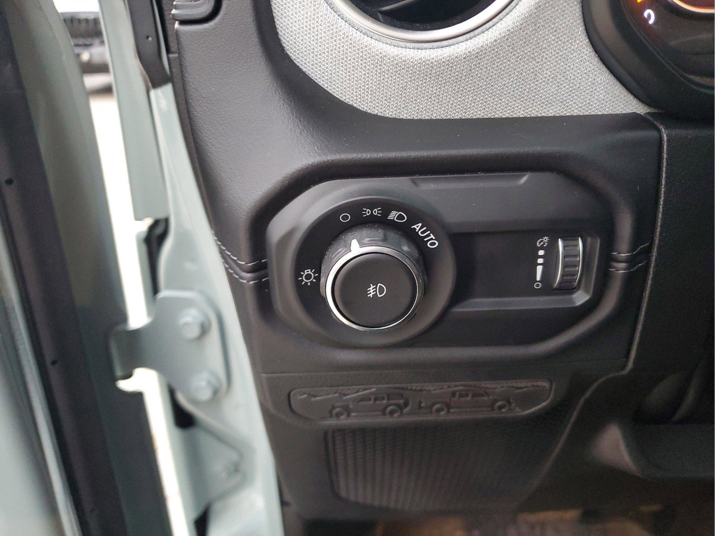 Certified 2024 Jeep Wrangler Sahara image 28