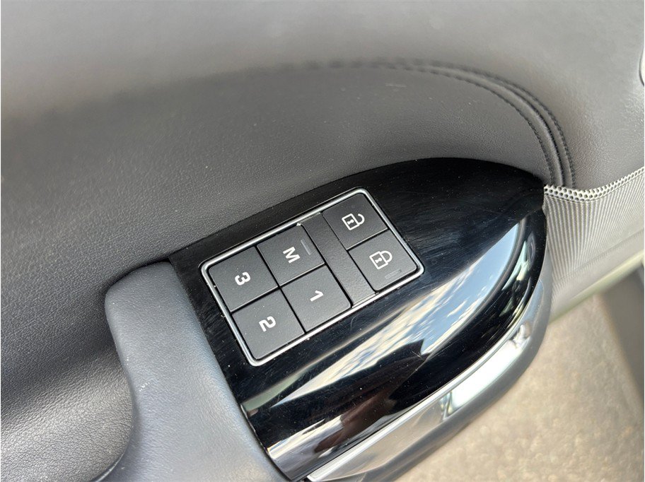Used 2021 Land Rover Range Rover Sport HSE Silver Edition AWD/4WD image 23