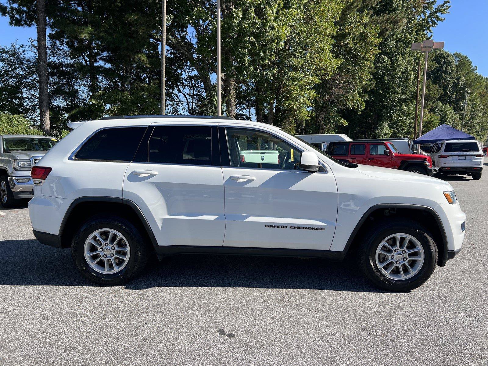 Used 2020 Jeep Grand Cherokee Laredo RWD image 15
