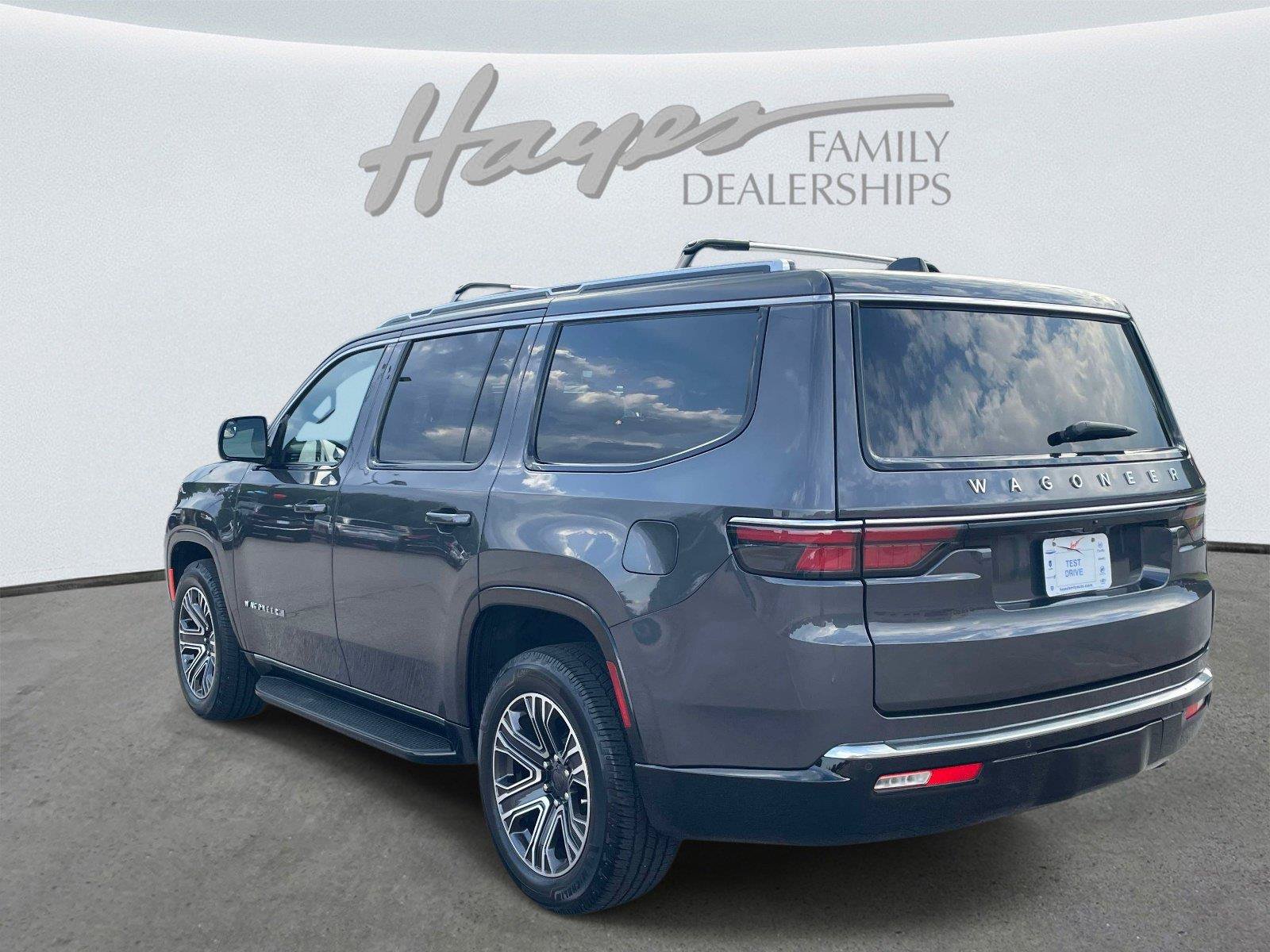 Used 2024 Jeep Wagoneer 4WD w/ Premium Group I image 5