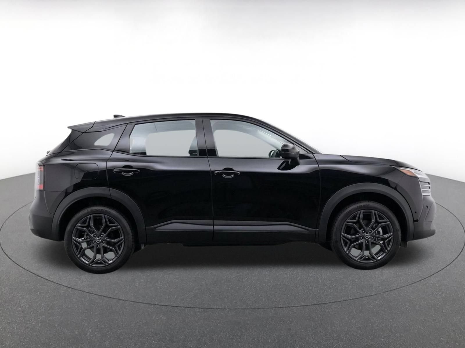 Used 2026 Nissan Kicks SR AWD/4WD image 8