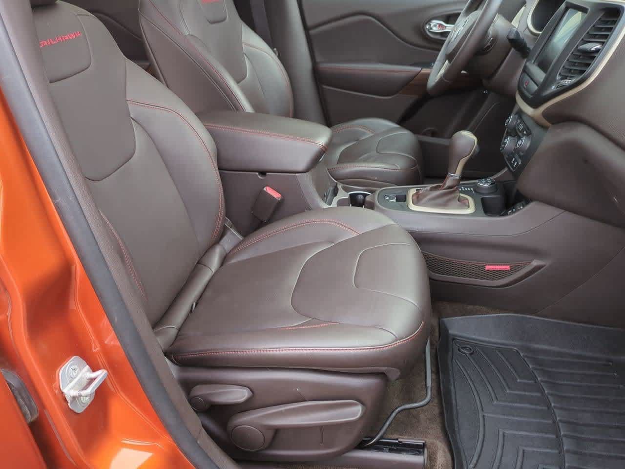 Used 2015 Jeep Cherokee Trailhawk w/ Comfort/Convenience Group AWD/4WD image 22