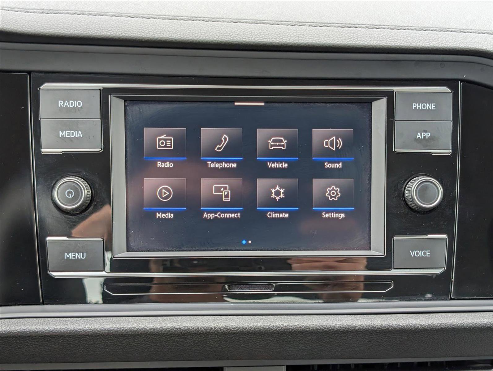 Used 2024 Volkswagen Jetta SE image 26